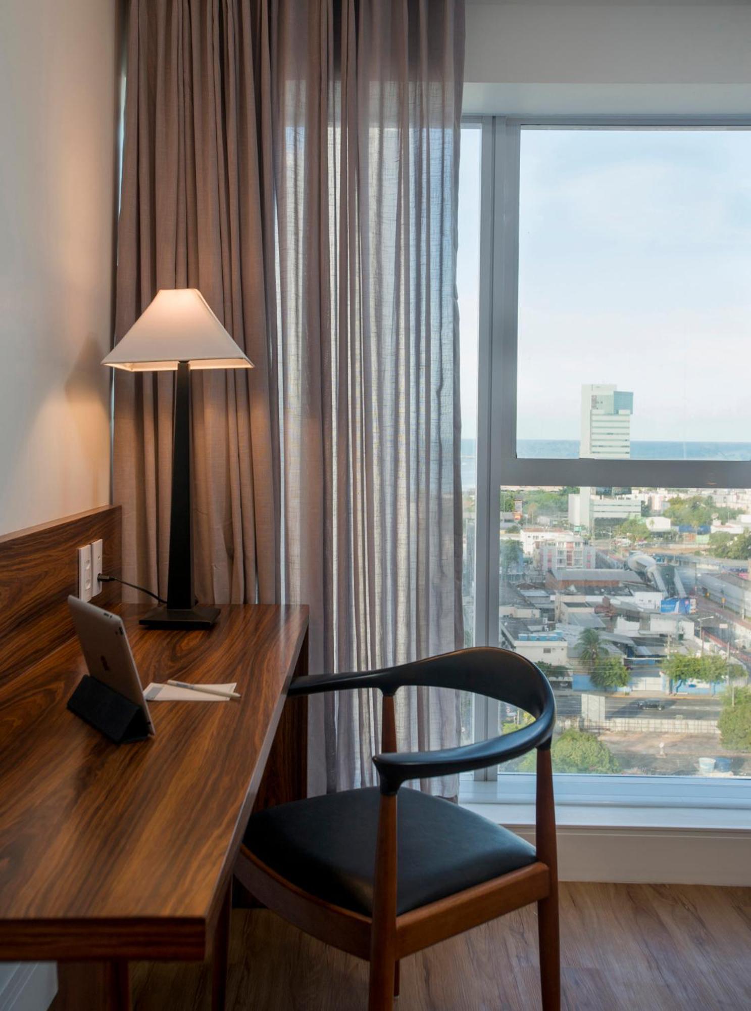 Hotel Luzeiros Recife Bagian luar foto A room at the hotel
