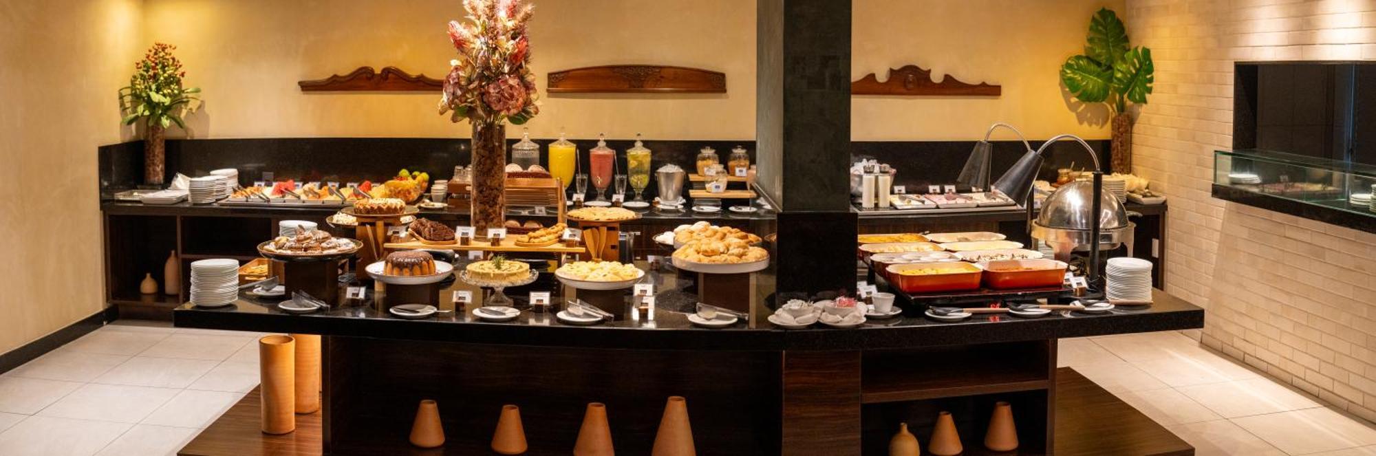 Hotel Luzeiros Recife Bagian luar foto A dessert buffet