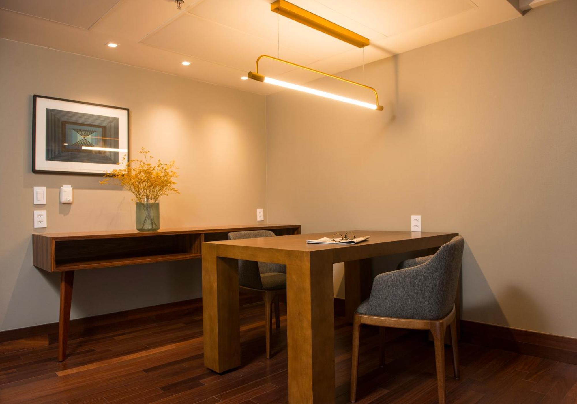 Hotel Luzeiros Recife Ruang foto A room at the library
