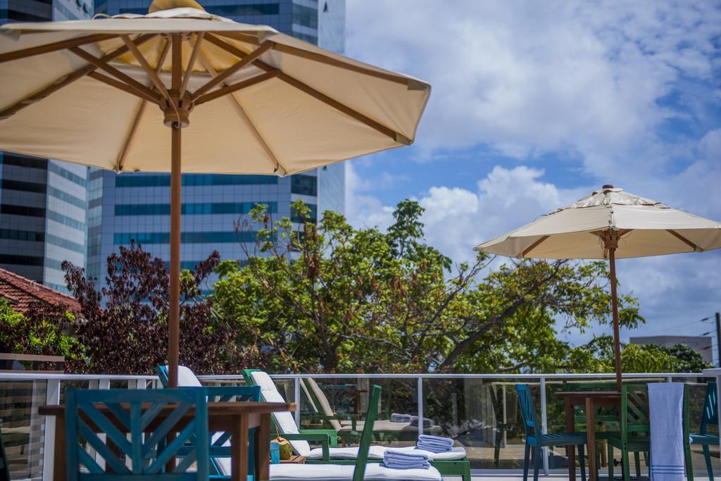 Hotel Luzeiros Recife Bagian luar foto Rooftop pool at the hotel