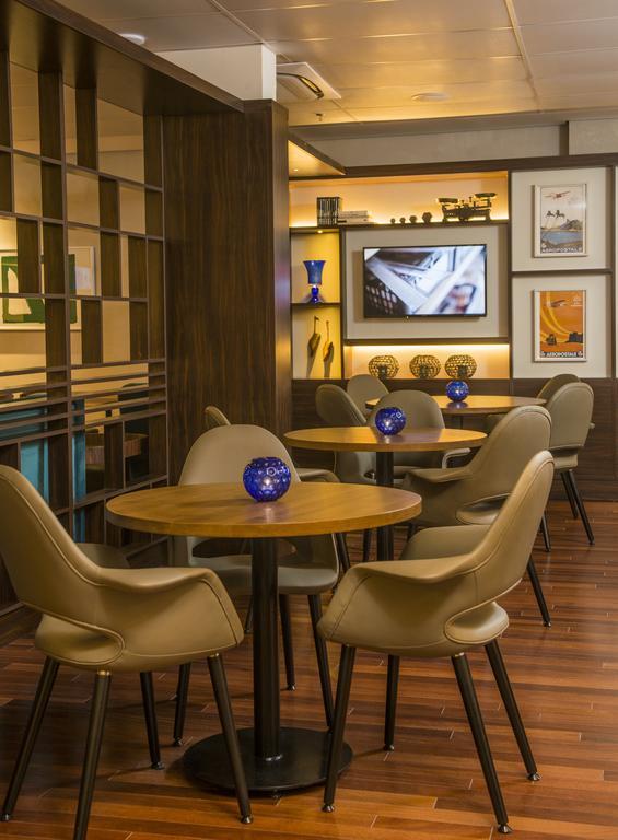 Hotel Luzeiros Recife Bagian luar foto The lounge at the airport