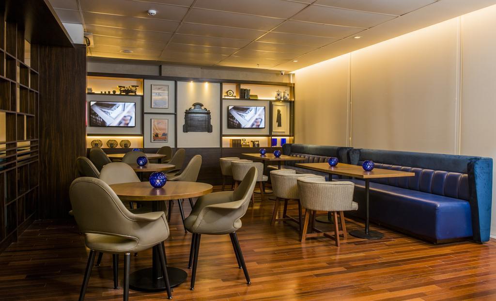 Hotel Luzeiros Recife Bagian luar foto The lounge at Tan Son Nhat International Airport