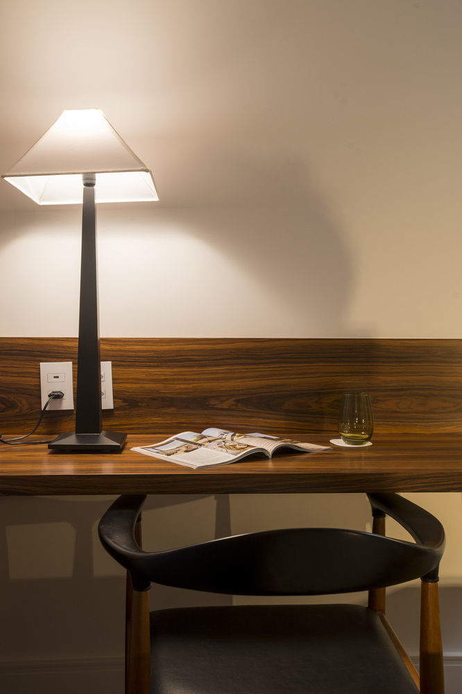 Hotel Luzeiros Recife Bagian luar foto A lamp on a desk